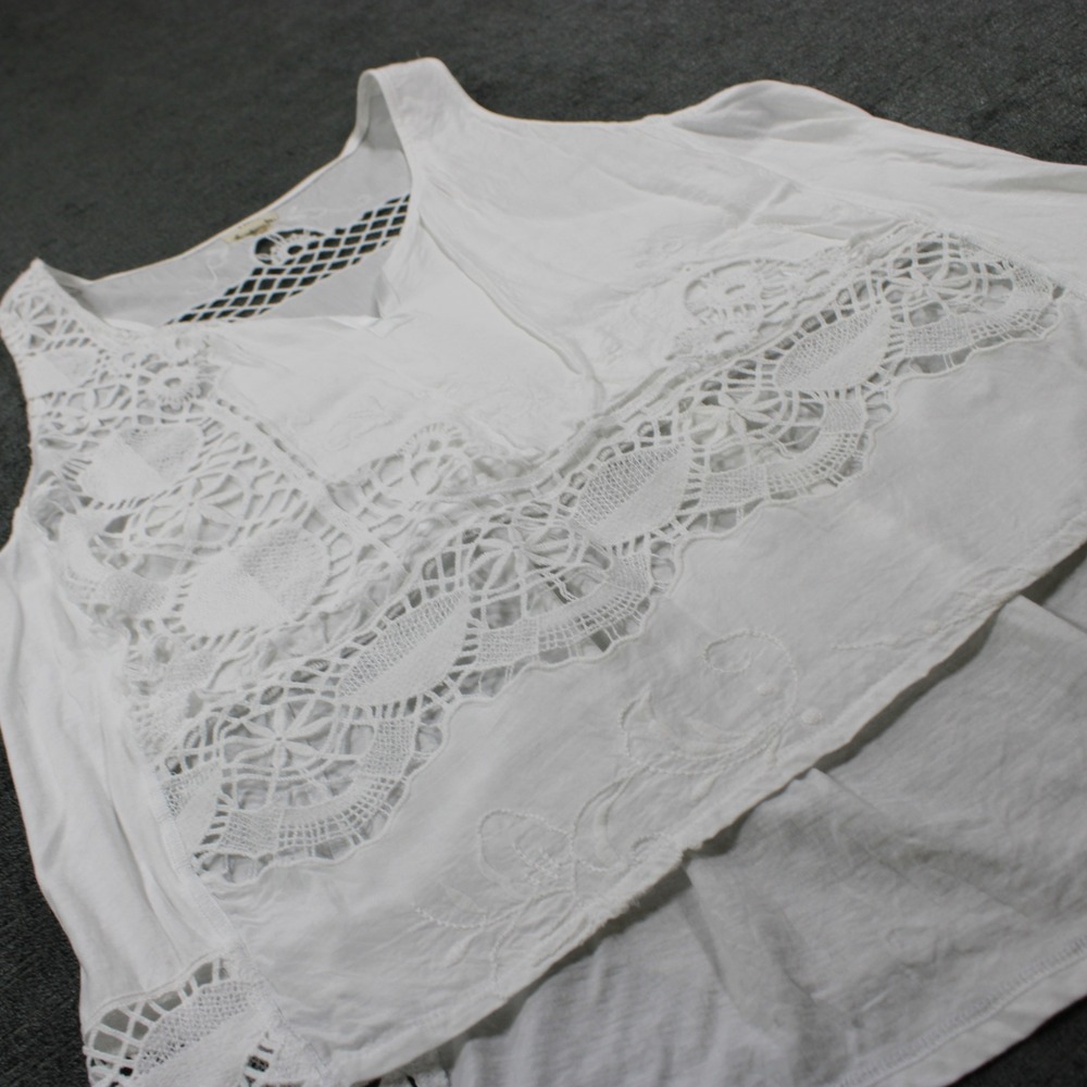 TINY White Crochet Lace Embroidered Boho Sleeveless Top High Low Hem Tank